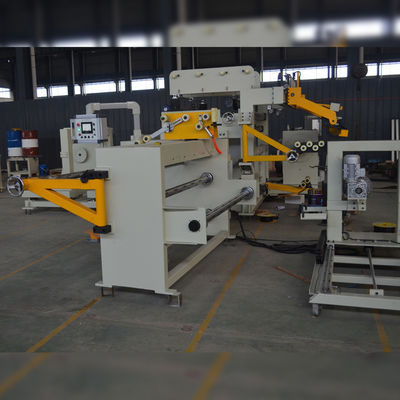La bobineuse automatique transversale de la largeur 1400mm autour du fil