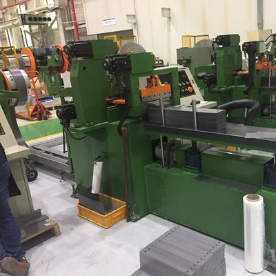Machine de découpe automatique du noyau du réacteur