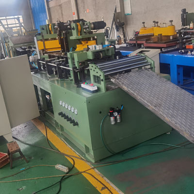Machine de découpe automatique de l' acier au silicium coupée en longueur de la ligne étape 2 tour de coupe