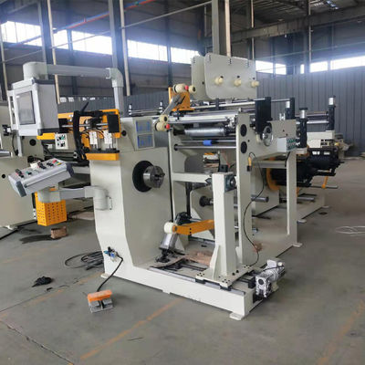 Machine automatique de remontage des bobines et des feuilles