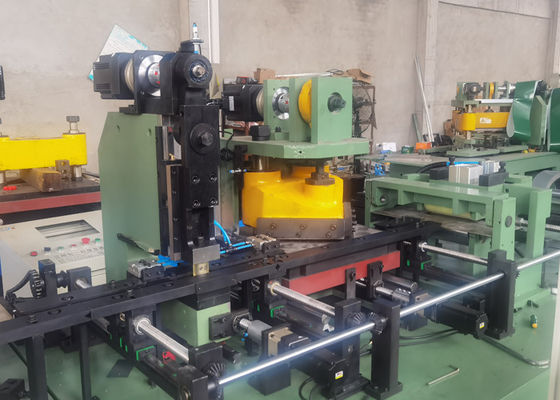 Machine de découpe de noyau de transformateur à étape en acier au silicium coupé en longueur