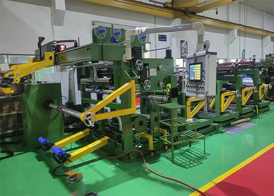 Machine à enrouler les feuilles à l'aide d'un transformateur LV