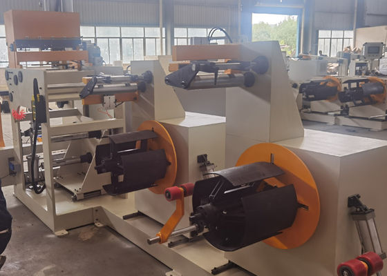 Machine à souder des feuilles de cuivre à film à conducteur automatique