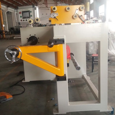 Machine automatique d'enroulement de bobines de transformateur pour la fabrication de bobines