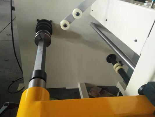 Machine de remontage automatique de bobine de transformateur avec moteur de 7,5 kW, vitesse de 0 ~ 90 tr/min et système de contrôle PLC