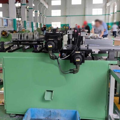 Machine de découpe de noyau automatique à servomoteur de haute précision DHJ300 pour noyaux de réacteur avec une vitesse de 180 m/min et une épaisseur de 0,23 à 0,35 mm
