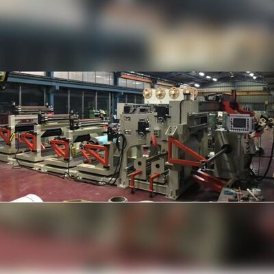 Machine d'enroulement de feuille de cuivre synchrone à 4 couches à haute efficacité avec moteur haute puissance de 30 KW et soudage TIG de précision